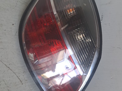 FANALE POST. HELLA T.72094718< SX