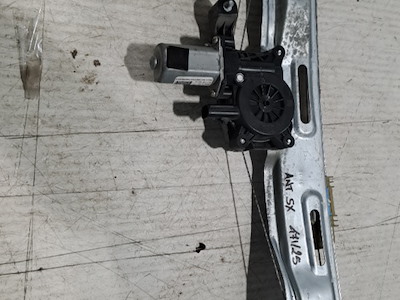 ALZACRISTALLO ELETTR. PORTA ANT. CON MOTORINO SX