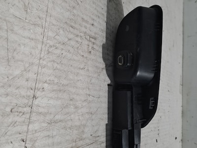 INTERRUTTORE ALZACRISTALLI PORTA POST. DX